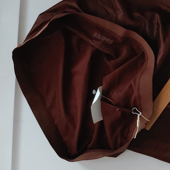 SKIMS Barely There Shapewear High Waist Thong - Picture 6 of 10